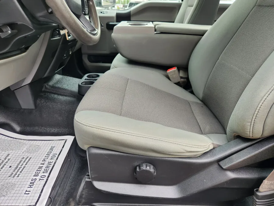 2019 Ford Super Duty F-350 SRW | Photo 8 of 30