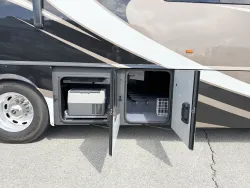 2016 Winnebago Journey 38P | Thumbnail Photo 25 of 30