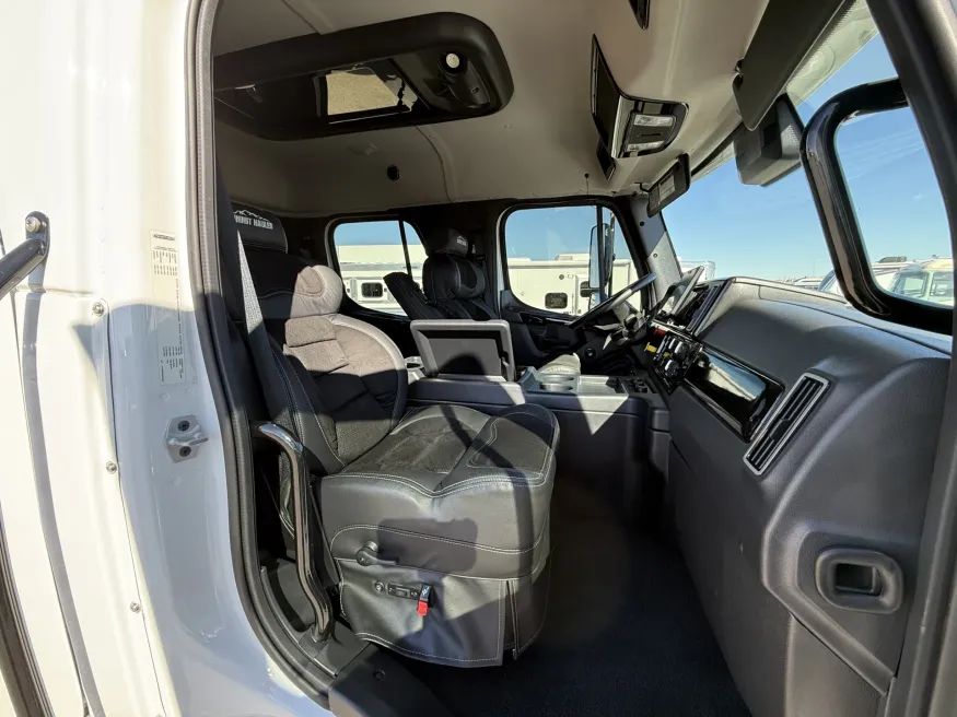 2025 Freightliner M2 106 Plus Summit Hauler | Photo 21 of 22