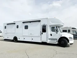 2026 Renegade Valencia 39RB | Thumbnail Photo 1 of 29