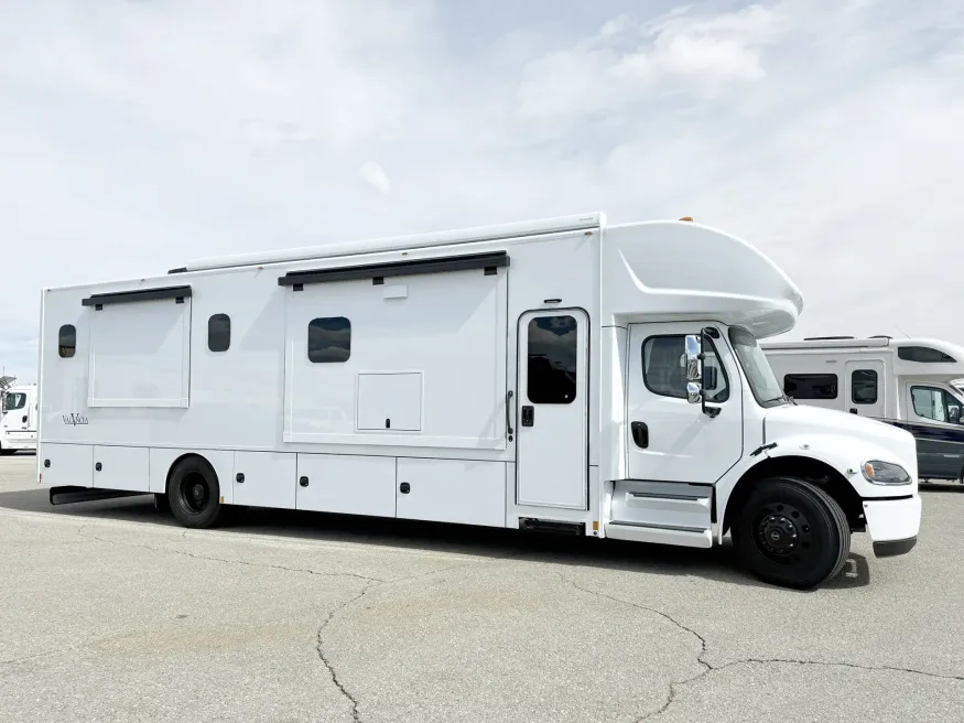 2026 Renegade Valencia 39RB | Photo 1 of 29