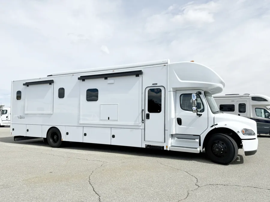 2026 Renegade Valencia 39RB | Photo 1 of 29