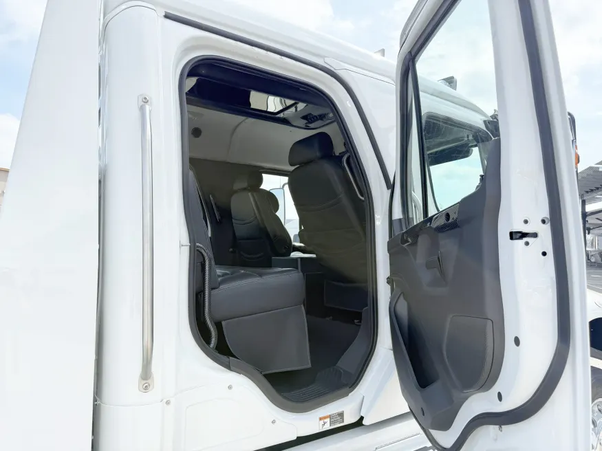 2025 Freightliner M2 106 Plus Summit Hauler | Photo 21 of 26