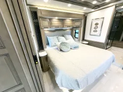 2026 Newmar London Aire 4551 | Thumbnail Photo 14 of 34