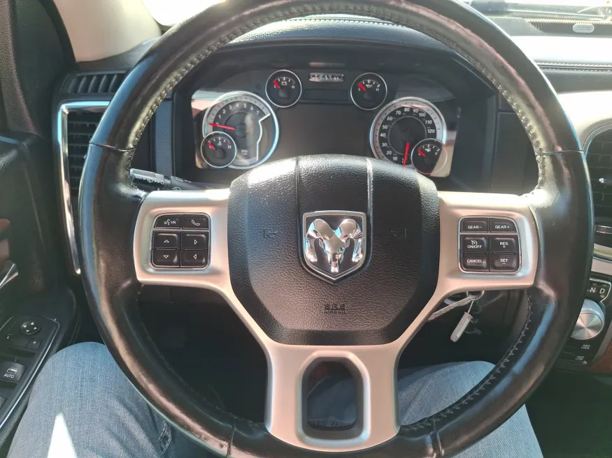 2018 RAM 1500 Laramie | Photo 15 of 16