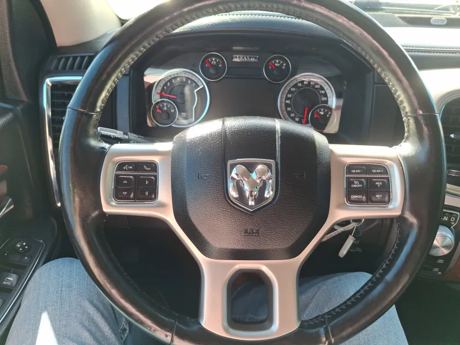 2018 RAM 1500 Laramie | Photo 15 of 16