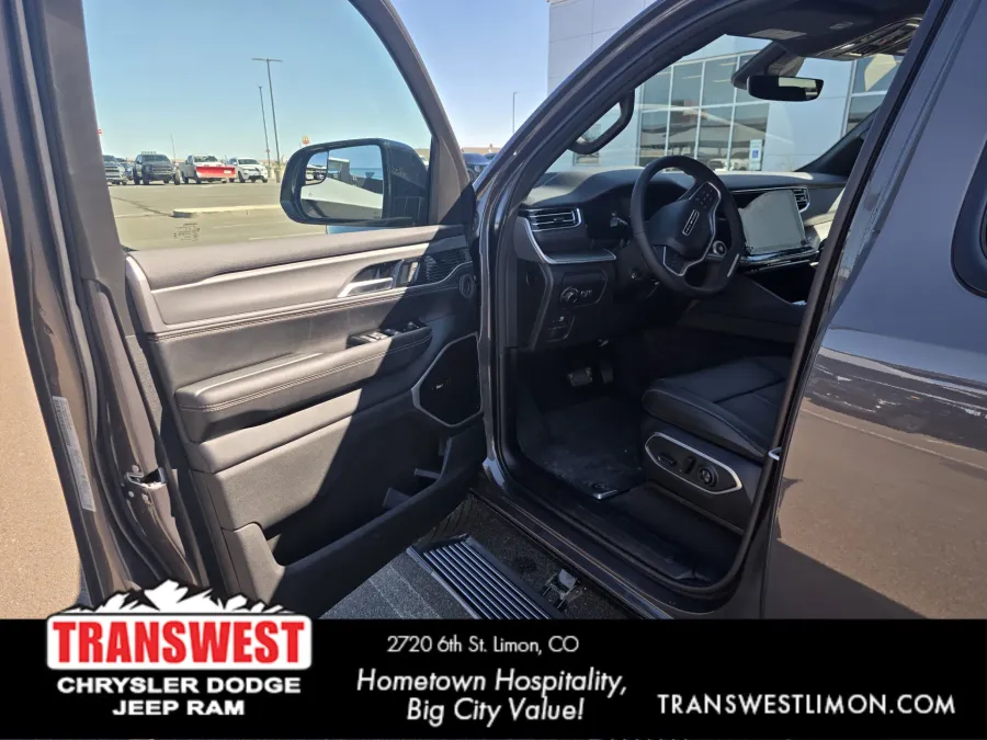 2026 Jeep Grand Wagoneer Limited Reserve | Photo 8 of 29