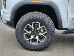 2026 GMC Canyon 4WD AT4X | Thumbnail Photo 20 of 29