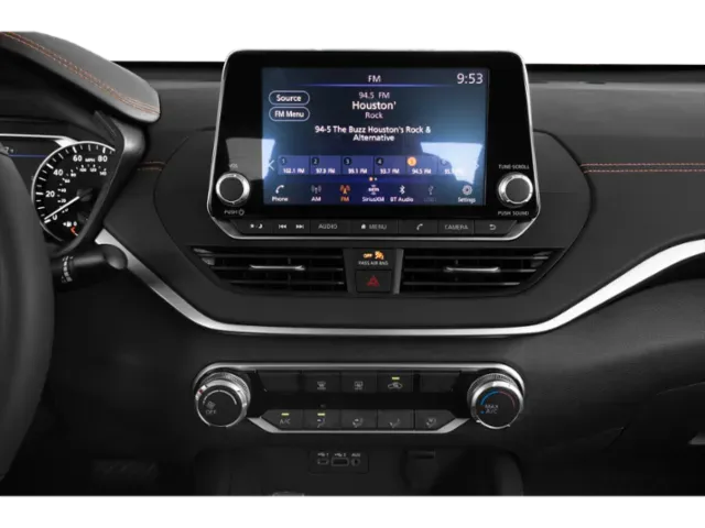 2022 Nissan Altima | Photo 6 of 12