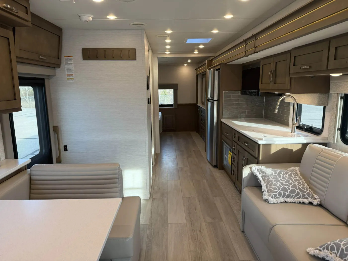 2026 Newmar Grand Star 3444 | Photo 3 of 47