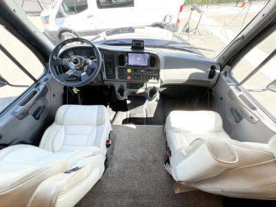 2023 Newmar Supreme Aire 4530 | Thumbnail Photo 11 of 36