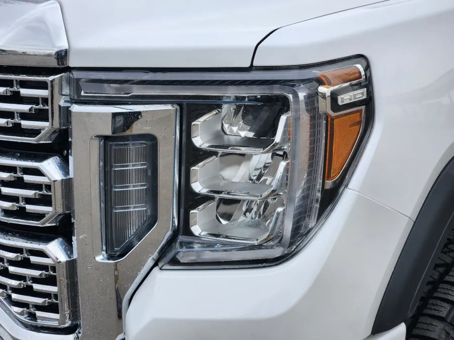 2020 GMC Sierra 2500HD Denali | Photo 6 of 26