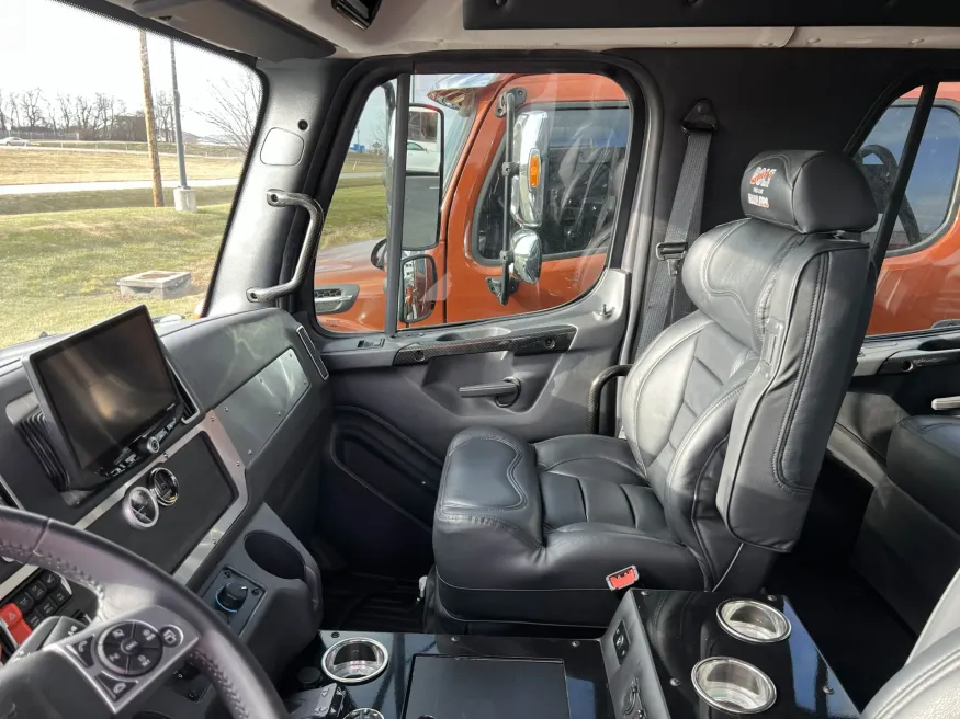 2024 Freightliner M2 106 Bolt | Photo 16 of 20