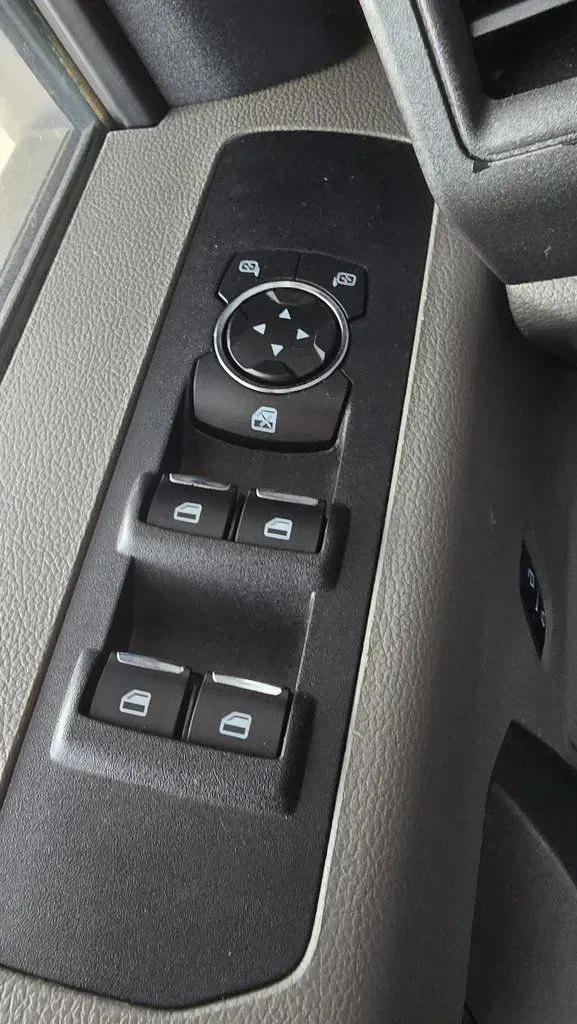 2019 Ford F-350 | Photo 11 of 27