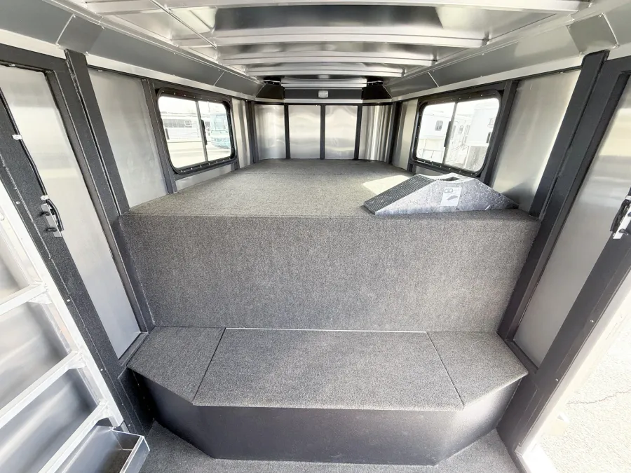 2026 Logan Coach Stock Combo | Photo 6 of 19