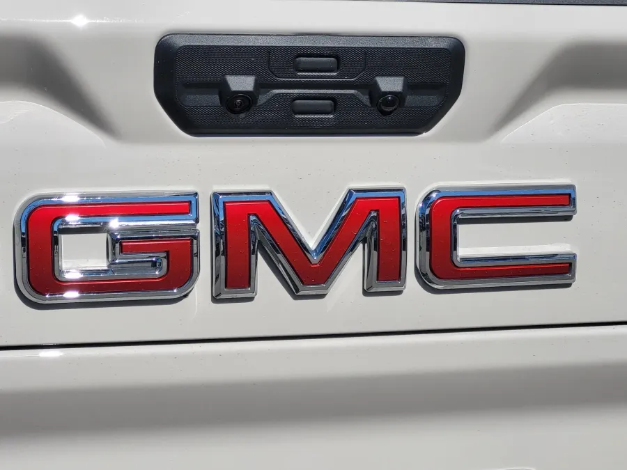 2026 GMC Sierra 2500HD AT4 | Photo 10 of 25
