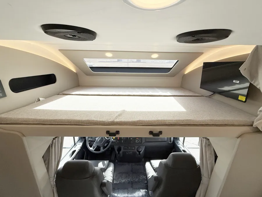 2026 Renegade Verona LE 40LRB | Photo 7 of 31