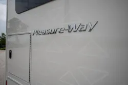 2026 Pleasure-way Plateau XLTW | Thumbnail Photo 9 of 24