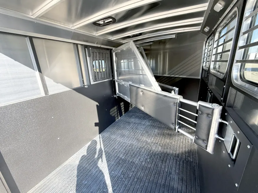 2025 Logan Coach Bullseye 3HGN | Photo 14 of 16