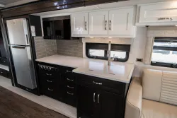 2026 Newmar Bay Star 3225 | Thumbnail Photo 14 of 20