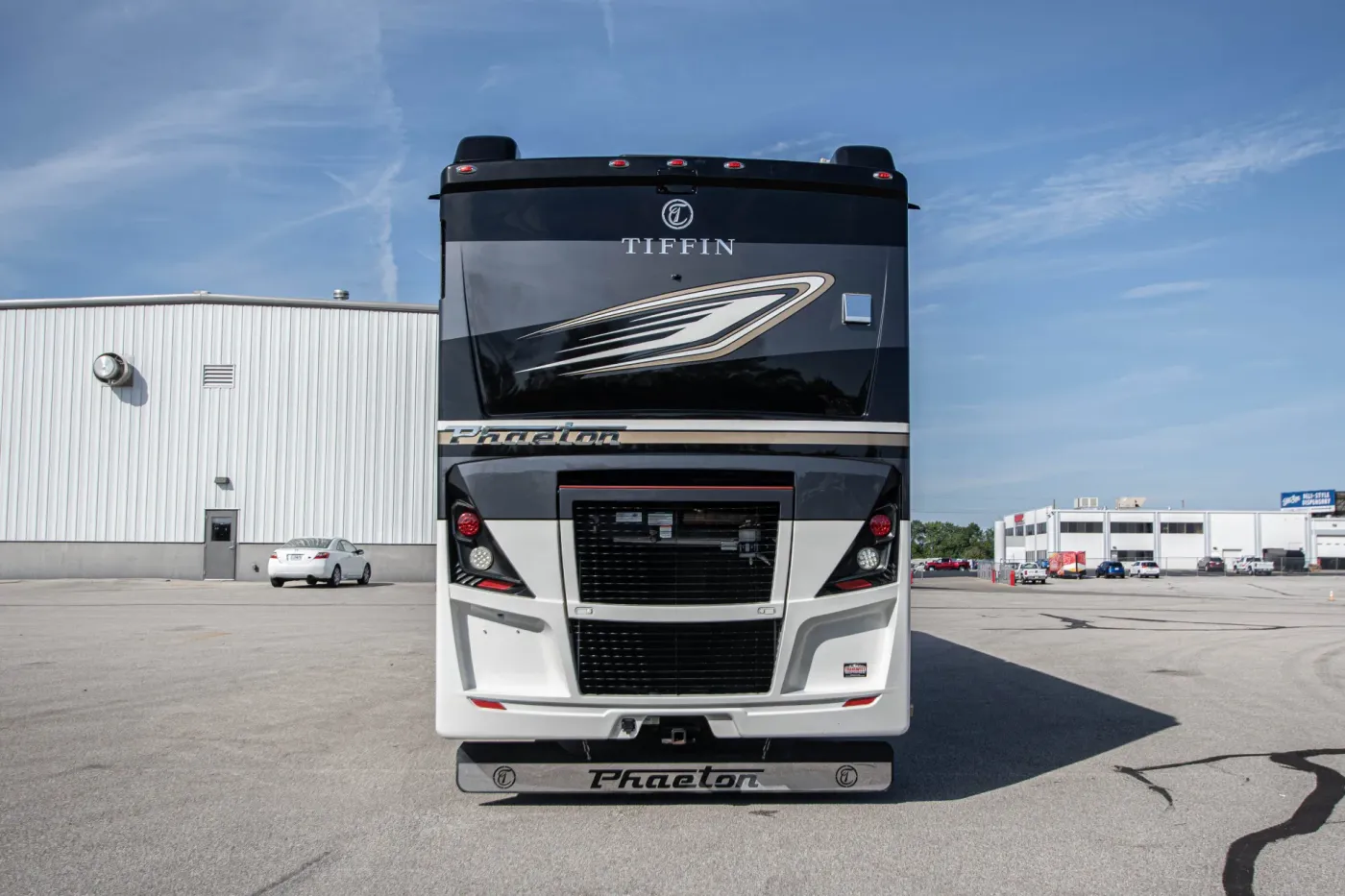 2023 Tiffin Phaeton 37BH | Photo 5 of 28