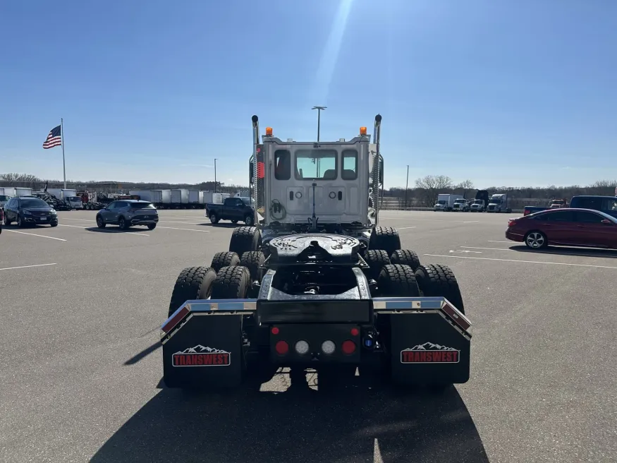 2027 Western Star 49X | Photo 6 of 14