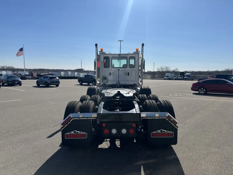 2027 Western Star 49X | Photo 6 of 14
