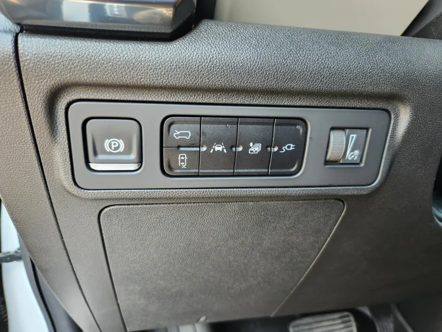 2026 GMC HUMMER EV SUV 2X | Photo 6 of 30