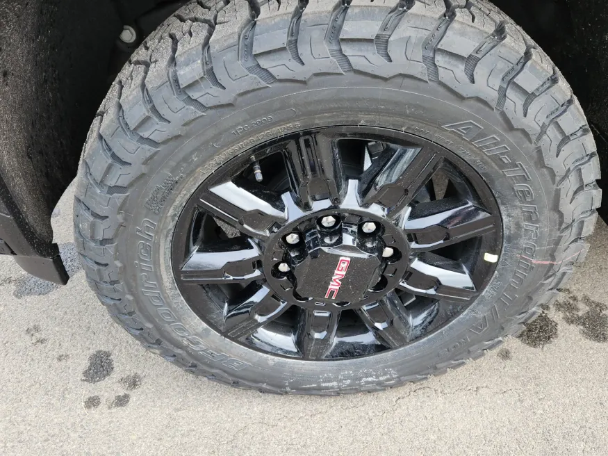 2026 GMC Sierra 2500HD AT4 | Photo 16 of 27