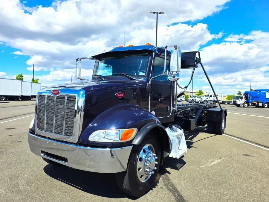 2022 Peterbilt 337 | Photo 1 of 23