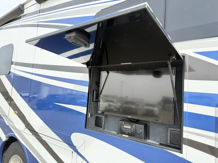 2022 Newmar Canyon Star 3722 | Photo 24 of 28