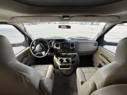 2022 Thor Four Winds 27R | Thumbnail Photo 11 of 37