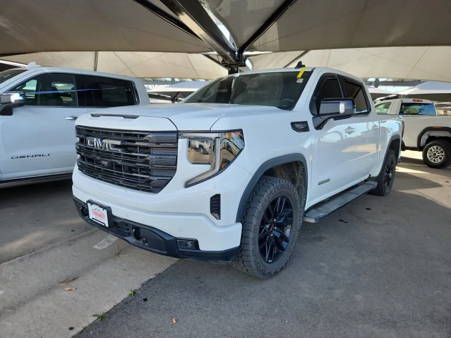 2025 GMC Sierra 1500 Elevation | Photo 2 of 3