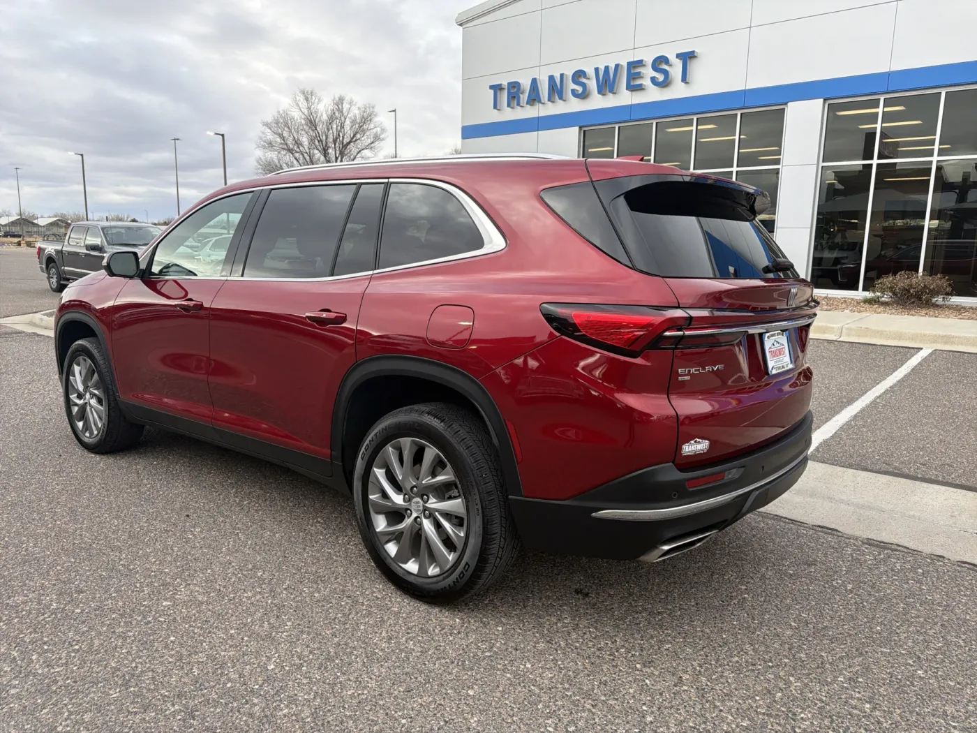 2025 Buick Enclave Preferred | Photo 2 of 24