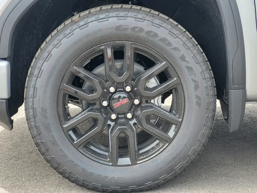 2026 GMC Sierra 1500 Elevation | Photo 9 of 24