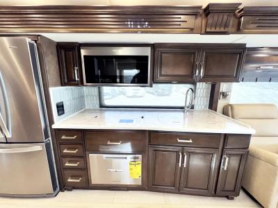 2023 Newmar London Aire 4521 | Thumbnail Photo 9 of 36