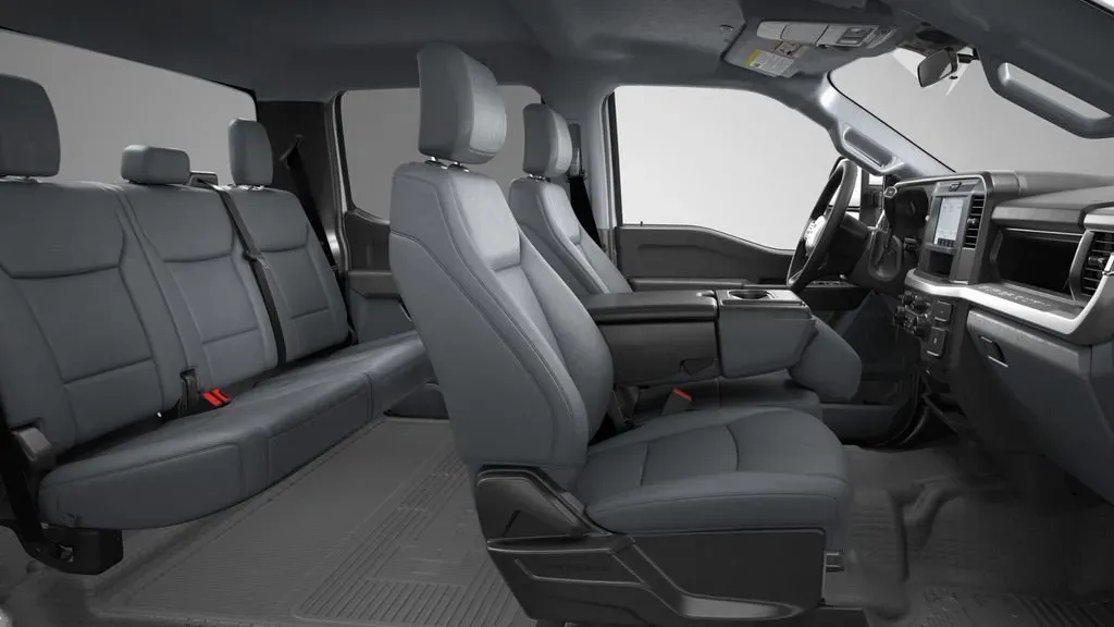 2026 Ford Super Duty F-250 | Photo 5 of 8