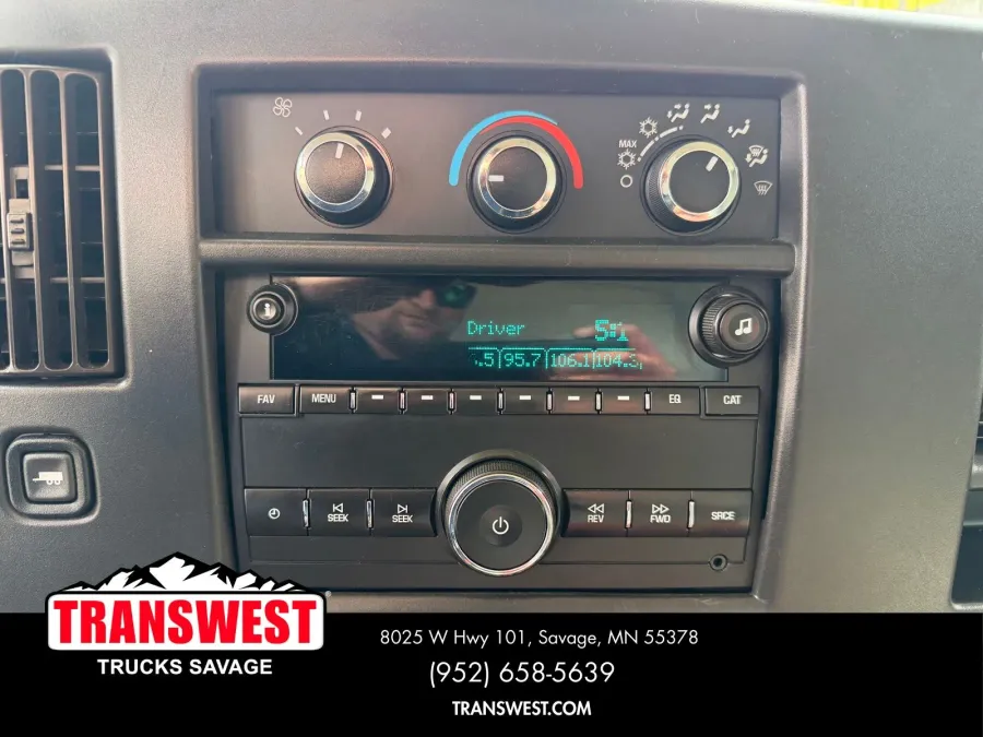 2018 Chevrolet Express 3500 Work Van | Photo 9 of 19