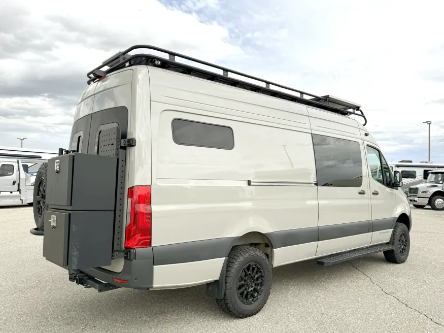 2024 Mercedes Benz 170 Ultra | Photo 19 of 22