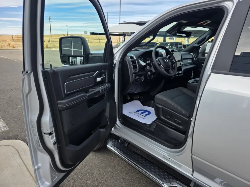 2026 RAM 2500 Big Horn | Photo 8 of 25