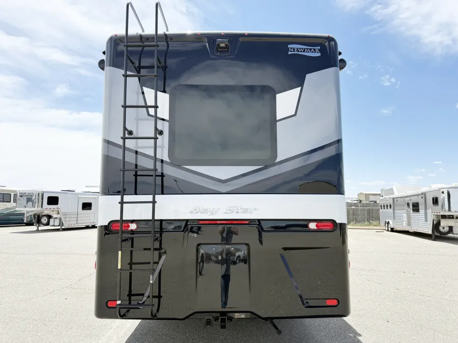 2027 Newmar Bay Star 3114 | Photo 19 of 27