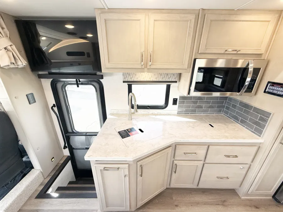 2026 Renegade Verona 36VSB | Photo 10 of 28