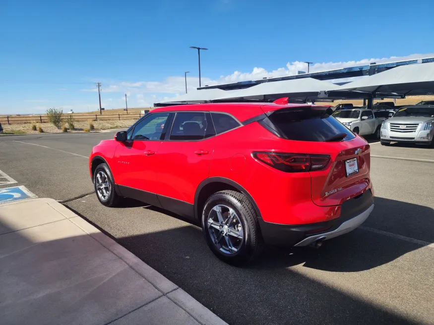 2023 Chevrolet Blazer LT | Photo 5 of 24