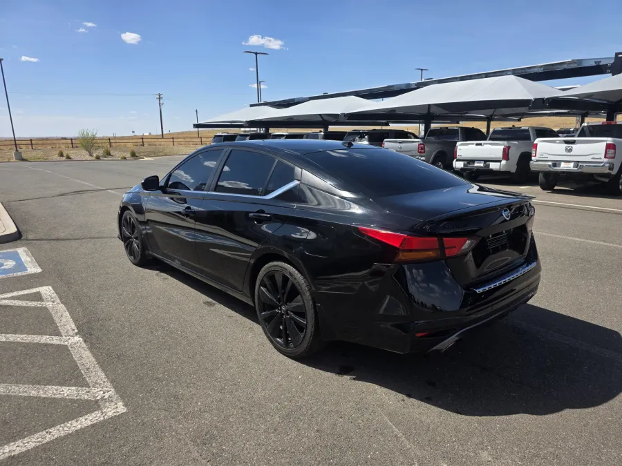 2022 Nissan Altima 2.5 SR | Photo 5 of 23