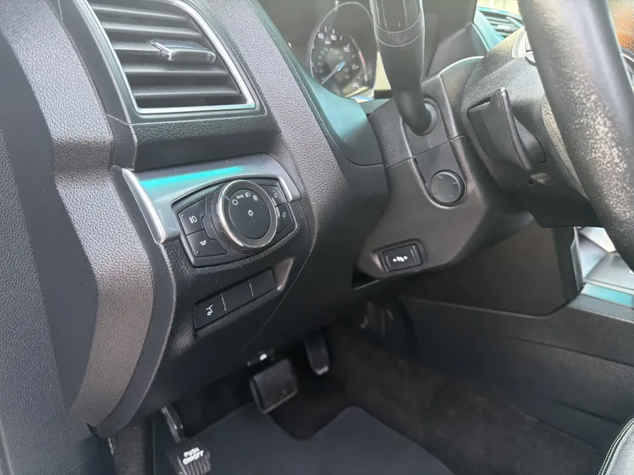 2016 Ford Explorer Limited | Photo 16 of 24