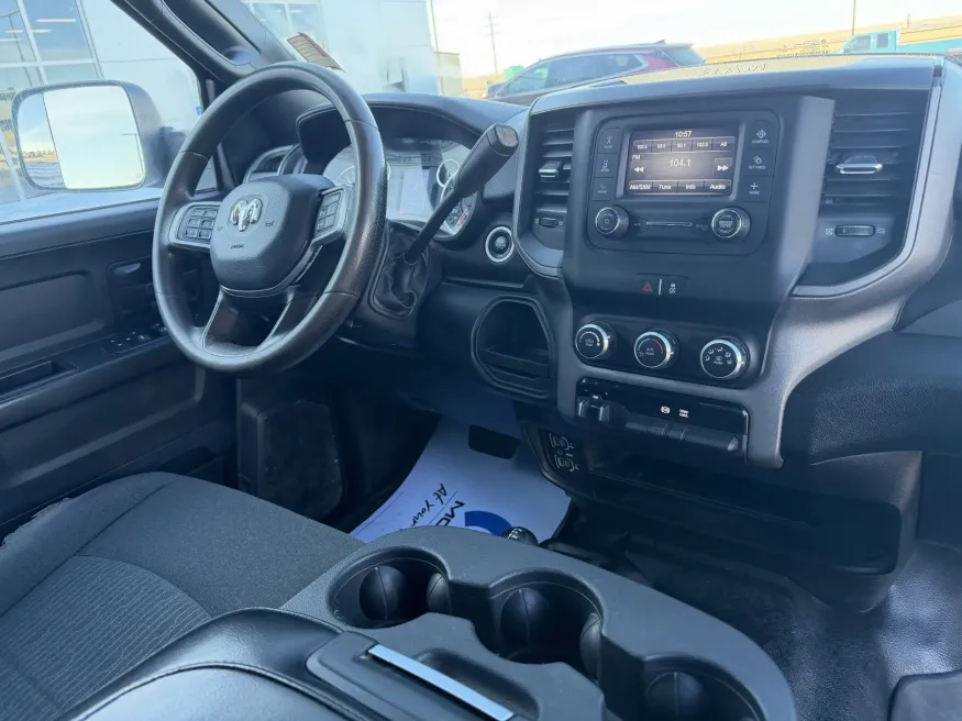 2021 RAM 2500 Tradesman | Photo 13 of 17