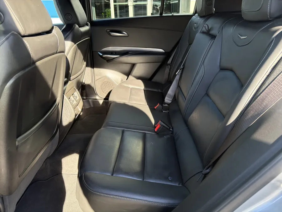 2025 Cadillac XT4 AWD Premium Luxury | Photo 10 of 21