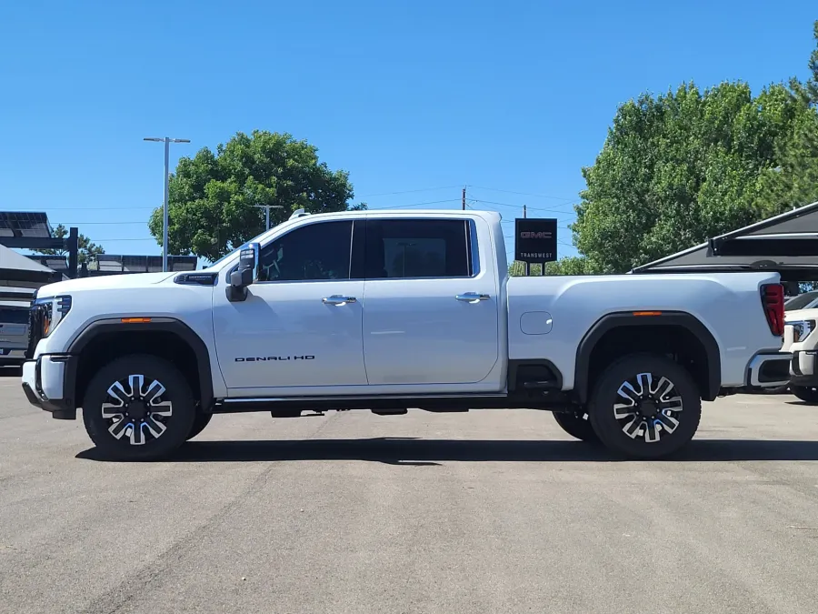 2026 GMC Sierra 2500HD Denali Ultimate | Photo 3 of 25