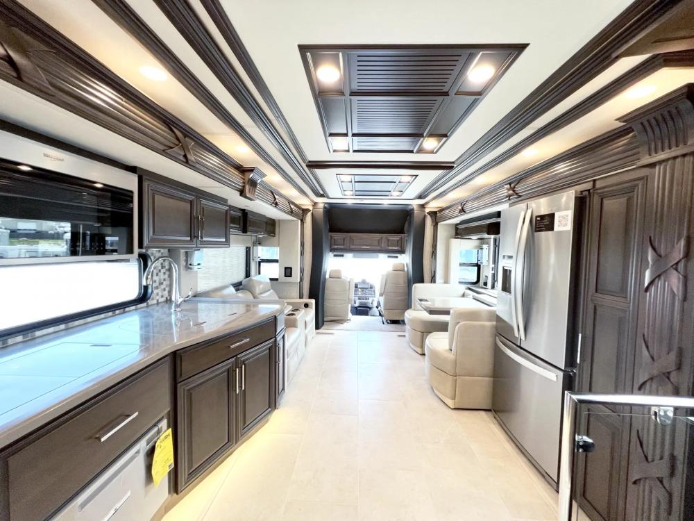 2023 Newmar Supreme Aire 4509 | Photo 6 of 37