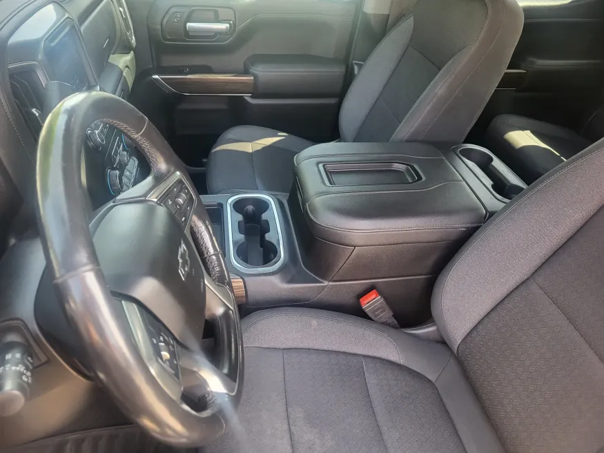 2020 Chevrolet Silverado 1500 RST | Photo 11 of 24